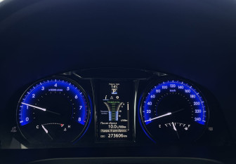 Подержанный автомобиль Toyota Camry Sedan 2017 года (12 фото)