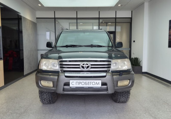 Подержанный автомобиль Toyota Land Cruiser Suv 2000 года (2 фото)