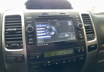 Подержанный автомобиль Toyota Land Cruiser Prado 2006 года (14 фото)