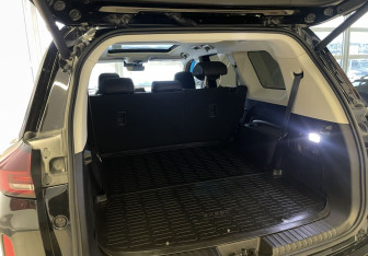 Подержанный автомобиль Exeed VX 2023 года (10 фото)