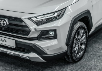 Новый Toyota RAV4 2025 (3 фото)