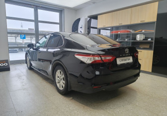 Подержанный автомобиль Toyota Camry Sedan 2020 года (6 фото)