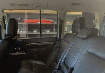 Подержанный автомобиль Mitsubishi Pajero 2012 года (7 фото)