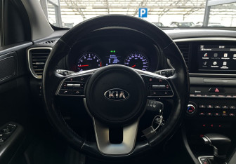 Подержанный автомобиль Kia Sportage 2019 года (10 фото)