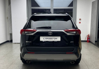 Подержанный автомобиль Toyota RAV4 2020 года (5 фото)