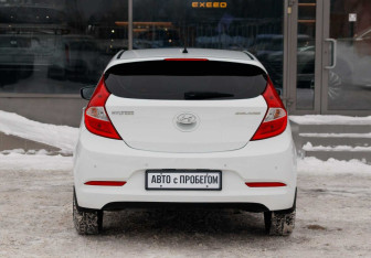 Подержанный автомобиль Hyundai Solaris Hatchback 2014 года (6 фото)