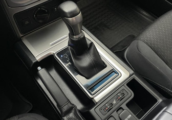 Подержанный автомобиль Toyota Land Cruiser Prado 2021 года (13 фото)