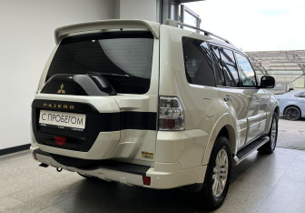 Подержанный автомобиль Mitsubishi Pajero 2020 года (4 фото)