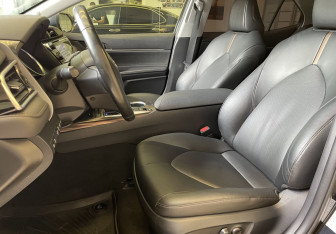 Подержанный автомобиль Toyota Camry Sedan 2019 года (8 фото)