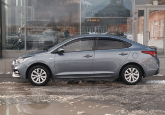 Подержанный автомобиль Hyundai Solaris Sedan 2017 года (8 фото)