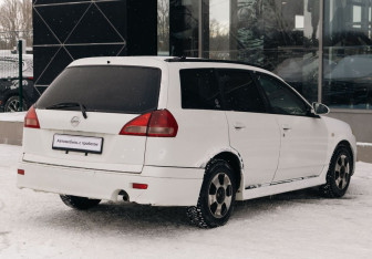 Подержанный автомобиль Nissan Wingroad 2002 года (5 фото)