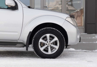 Подержанный автомобиль Nissan Pathfinder 2011 года (9 фото)