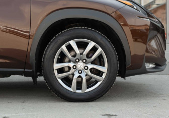 Подержанный автомобиль Lexus NX 2014 года (9 фото)