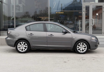 Подержанный автомобиль Mazda 3 Sedan 2006 года (4 фото)