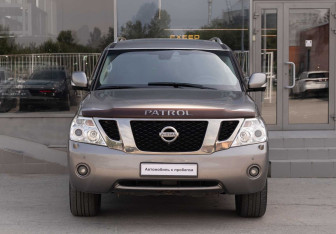 Подержанный автомобиль Nissan Patrol 2011 года (2 фото)