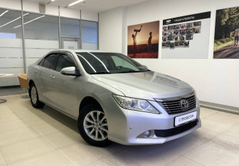 Подержанный автомобиль Toyota Camry Sedan 2013 года (3 фото)