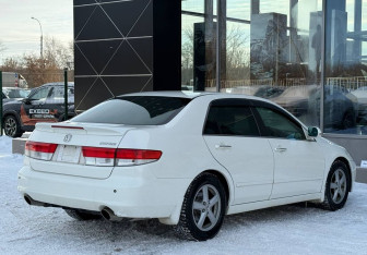 Подержанный автомобиль Honda Inspire 2003 года (5 фото)