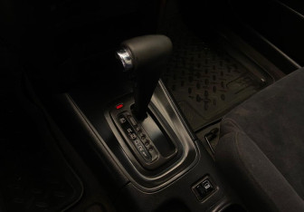 Подержанный автомобиль Nissan Primera Sedan 2003 года (9 фото)