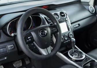 Подержанный автомобиль Mazda CX-7 2011 года (11 фото)