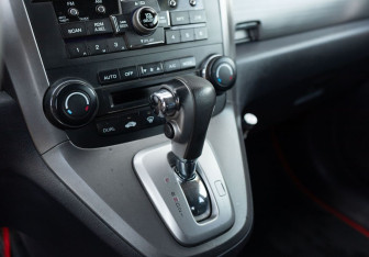 Подержанный автомобиль Honda CR-V 2007 года (15 фото)