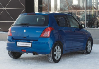 Подержанный автомобиль Suzuki Swift Hatchback 2009 года (5 фото)