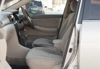 Подержанный автомобиль Toyota Corolla Sedan 2001 года (16 фото)