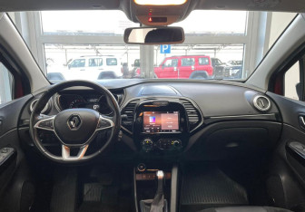 Подержанный автомобиль Renault Kaptur 2021 года (12 фото)