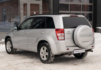 Подержанный автомобиль Suzuki Grand Vitara 2010 года (7 фото)