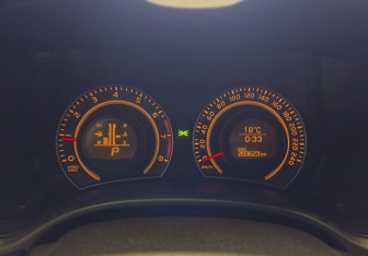 Подержанный автомобиль Toyota Corolla Sedan 2008 года (10 фото)