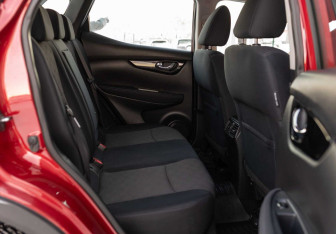 Подержанный автомобиль Nissan Qashqai 2014 года (18 фото)