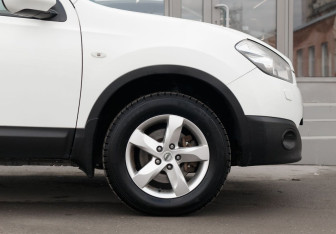 Подержанный автомобиль Nissan Qashqai 2012 года (9 фото)