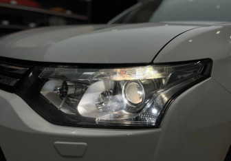 Подержанный автомобиль Mitsubishi Outlander 2013 года (5 фото)