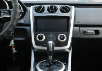 Подержанный автомобиль Mazda CX-7 2007 года (14 фото)