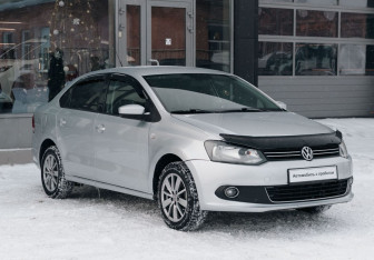 Подержанный автомобиль Volkswagen Polo Sedan 2012 года (3 фото)