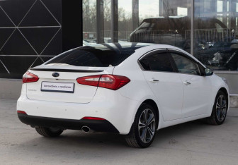 Подержанный автомобиль Kia Cerato Sedan 2013 года (5 фото)