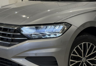 Подержанный автомобиль Volkswagen Jetta Sedan 2020 года (2 фото)