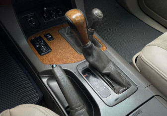 Подержанный автомобиль Lexus GX 2004 года (11 фото)