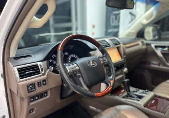 Подержанный автомобиль Lexus GX 2010 года (7 фото)