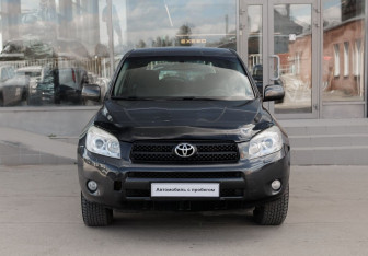 Подержанный автомобиль Toyota RAV4 2007 года (2 фото)