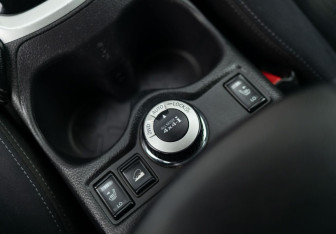 Подержанный автомобиль Nissan X-Trail 2016 года (16 фото)