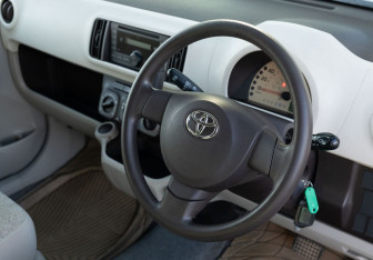 Подержанный автомобиль Toyota Passo 2012 года (11 фото)