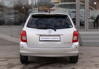 Подержанный автомобиль Toyota Corolla Wagon 2007 года (6 фото)