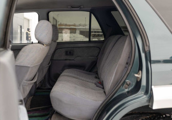 Подержанный автомобиль Toyota Hilux Surf 1996 года (18 фото)