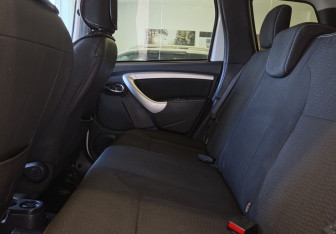 Подержанный автомобиль Nissan Terrano 2017 года (13 фото)