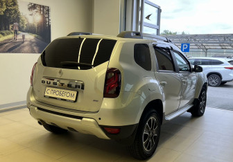 Подержанный автомобиль Renault Duster 2019 года (4 фото)