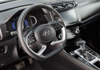 Подержанный автомобиль Hyundai Creta 2021 года (11 фото)