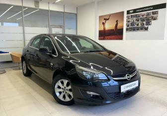 Подержанный автомобиль Opel Astra Hatchback 2014 года (4 фото)