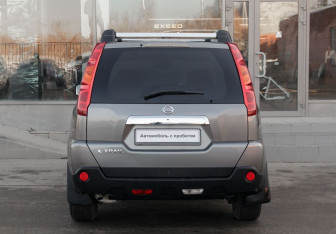 Подержанный автомобиль Nissan X-Trail 2008 года (6 фото)