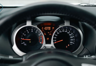 Подержанный автомобиль Nissan Juke 2012 года (13 фото)