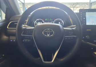 Подержанный автомобиль Toyota Camry Sedan 2022 года (9 фото)